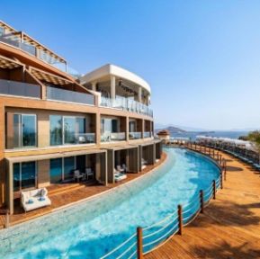 QLUSIVE HOTEL