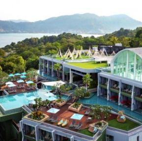Crest Resort & Pool Villas
