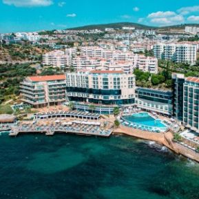 CHARISMA DE LUXE HOTEL